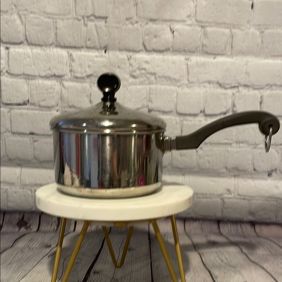 Farberware 1Qt Stainless Steel Saucepan with Lid - Picture 1 of 5